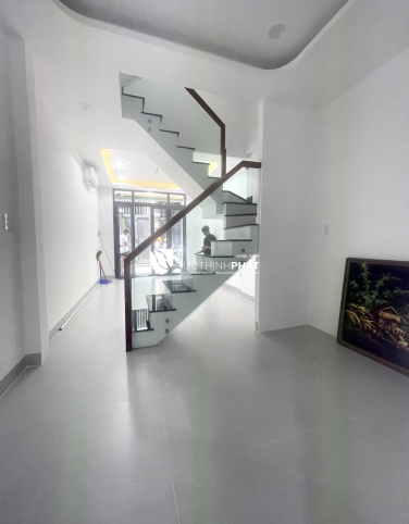 Bán Nhà Sổ Hồng Riêng Giá Rẻ – Hẻm Xe Hơi, Gần Mặt Tiền, 4 Phòng Ngủ, Pháp Lý Chuẩn