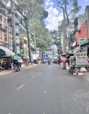 Nhà Sổ Hồng Riêng Kinh Doanh Tốt – Đường 20m, Gần Quận 10, Giá Tốt!