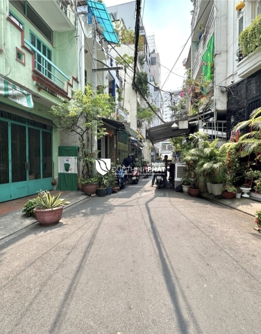 Nhà 2 Tầng Hẻm Xe Hơi Phú Nhuận – Sát Phan Xích Long, Giá Tốt Nhất