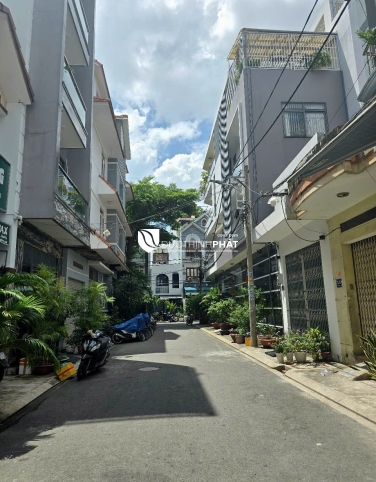 Nhà Hẻm Xe Hơi Thoại Ngọc Hầu – 2 Tầng, 64 m², Giá 8,2 Tỷ – Phường Hòa Thạnh, Tân Phú