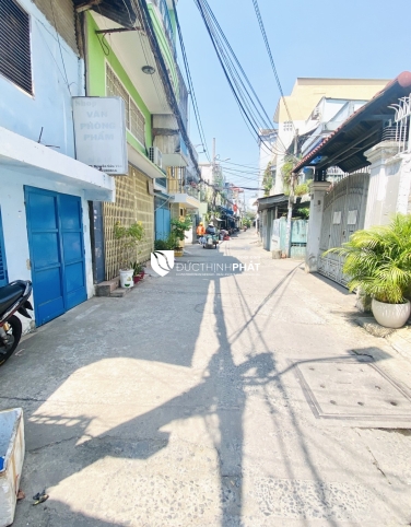 PHƯỜNG 17 BÌNH THẠNH – HẺM Ô TÔ – 140M² – GIÁ CHỈ 80 TRIỆU/M² – SÁT QUẬN 1