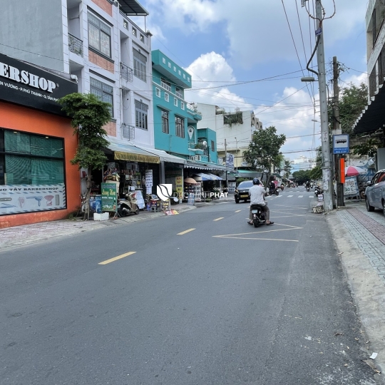 NHÀ MẶT TIỀN VĂN CAO, TÂN PHÚ – VỈA HÈ RỘNG, VỊ TRÍ ĐẸP, KINH DOANH SẦM UẤT