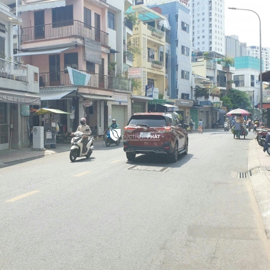 Bán Nhà 5 Tầng Sát Phố Tây Bùi Viện – Hẻm Ô Tô Đỗ Trước, Vị Trí Trung Tâm, Kiên Cố