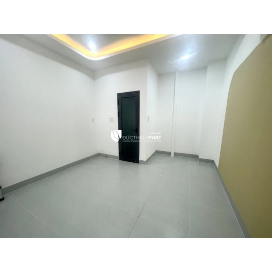 Bán Nhà Sổ Hồng Riêng Giá Rẻ – Hẻm Xe Hơi, Gần Mặt Tiền, 4 Phòng Ngủ, Pháp Lý Chuẩn