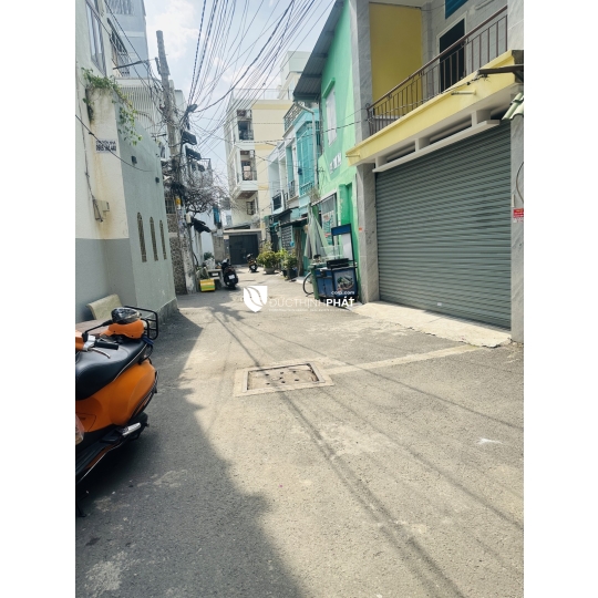 HẺM 8M – NHÀ ĐẸP – 17 PHÒNG CHO THUÊ FULL – DOANH THU 85 TRIỆU/THÁNG – SỔ NỞ HẬU – HOÀN CÔNG – CÓ THANG MÁY
