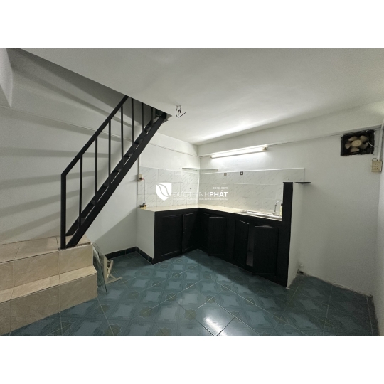BÌNH THẠNH, ĐƯỜNG PHAN VĂN TRỊ, P11 – NHÀ GẦN 50M² – HẺM Ô TÔ ĐỖ CỬA – GIÁ CHỈ 5.X TỶ