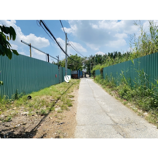 BÁN NHÀ ĐƯỜNG XE TẢI THẲNG 1 TRỤC – PHƯỚC KIỂN NHÀ BÈ – SÁT KHU DÂN CƯ CAO TẦNG – 2257M² CHỈ 2X TỶ
