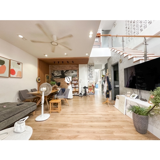 NHÀ PHỐ TUYỆT ĐẸP HẺM XE TẢI - ĐINH TIÊN HOÀNG, BÌNH THẠNH - Căn nhà lý tưởng với thiết kế hiện đại, vị trí trung tâm, sát Quận 1, giá cực tốt.