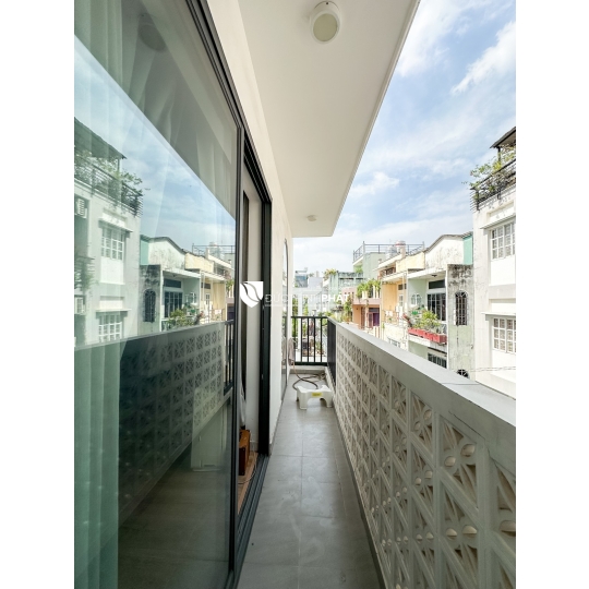 NHÀ PHỐ TUYỆT ĐẸP HẺM XE TẢI - ĐINH TIÊN HOÀNG, BÌNH THẠNH - Căn nhà lý tưởng với thiết kế hiện đại, vị trí trung tâm, sát Quận 1, giá cực tốt.