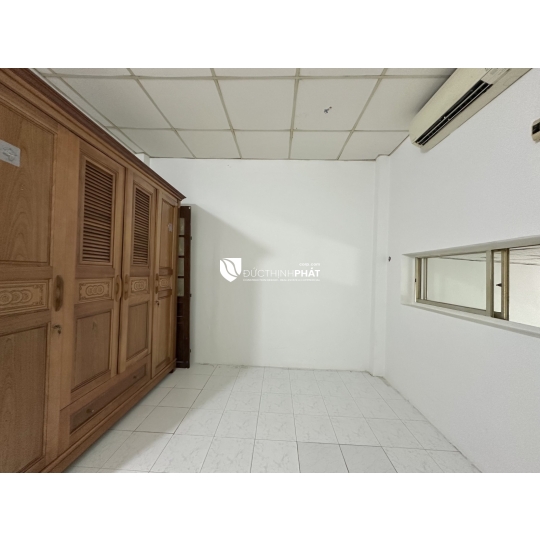 BÌNH THẠNH, ĐƯỜNG PHAN VĂN TRỊ, P11 – NHÀ GẦN 50M² – HẺM Ô TÔ ĐỖ CỬA – GIÁ CHỈ 5.X TỶ