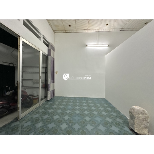 BÌNH THẠNH, ĐƯỜNG PHAN VĂN TRỊ, P11 – NHÀ GẦN 50M² – HẺM Ô TÔ ĐỖ CỬA – GIÁ CHỈ 5.X TỶ
