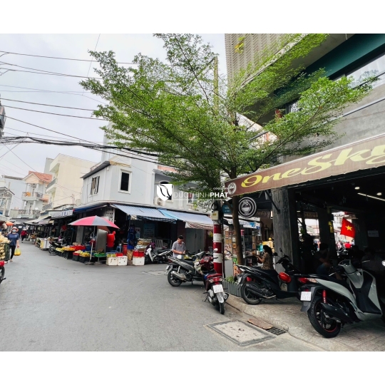 Gần Ga T3 – Nhà 2 Tầng HXH Hoàng Hoa Thám Tân Bình – Tiềm Năng CHDV 6 Tầng