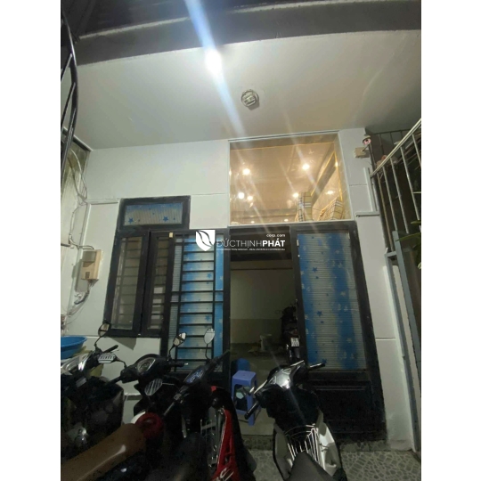 HẺM XE HƠI – NGANG HIẾM 5.5M – DÒNG TIỀN 40TR/THÁNG – CHỈ 20M RA PHẠM VĂN ĐỒNG – 5 PHÚT TỚI SÂN BAY TÂN SƠN NHẤT