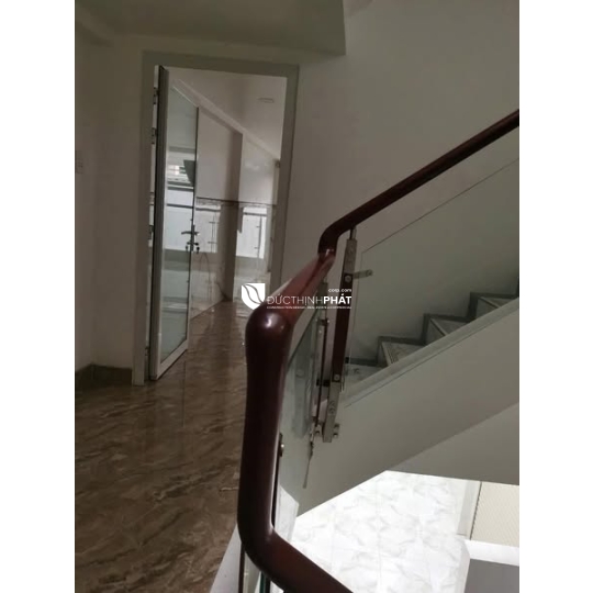 Nhà Sổ Hồng Riêng Kinh Doanh Tốt – Đường 20m, Gần Quận 10, Giá Tốt!