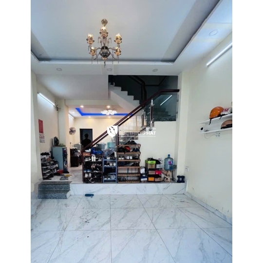 CẦN BÁN NHÀ SỔ HỒNG RIÊNG QUẬN 7 – NGUYỄN THỊ THẬP, HẺM XE HƠI, DÒNG TIỀN TỐT