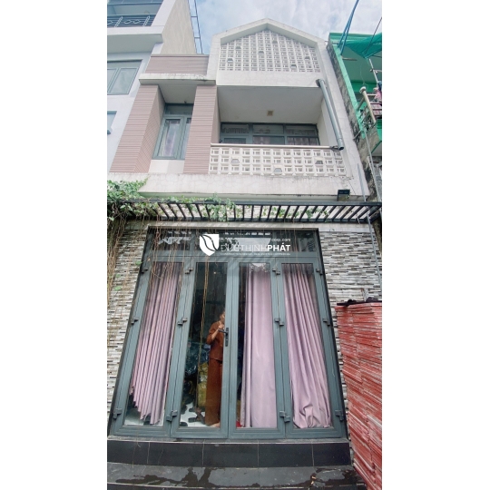 NHÀ CÓ SỔ HỒNG RIÊNG – HẺM XE HƠI, SÁT MẶT TIỀN PHẠM VĂN ĐỒNG, GIÁ TỐT