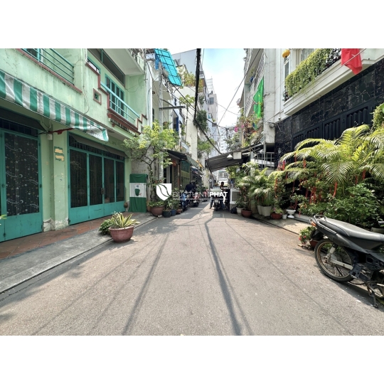 Nhà 2 Tầng Hẻm Xe Hơi Phú Nhuận – Sát Phan Xích Long, Giá Tốt Nhất