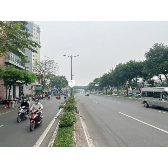 NHÀ CÓ SỔ HỒNG RIÊNG – HẺM XE HƠI, SÁT MẶT TIỀN PHẠM VĂN ĐỒNG, GIÁ TỐT