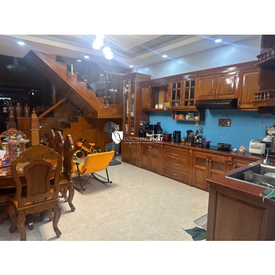 NHÀ GỖ CAO CẤP – HẺM XE TẢI NGUYỄN TƯ GIẢN – 4 TẦNG – 99M2 – 11.9 TỶ