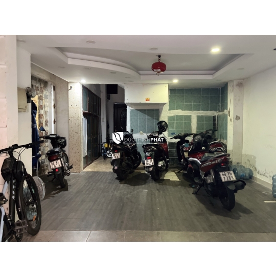 BÁN NHÀ HẺM XE HƠI NGUYỄN ĐÌNH CHÍNH, PHÚ NHUẬN – 5 TẦNG – THU NHẬP 30 TRIỆU/THÁNG – GIÁ 11.5 TỶ