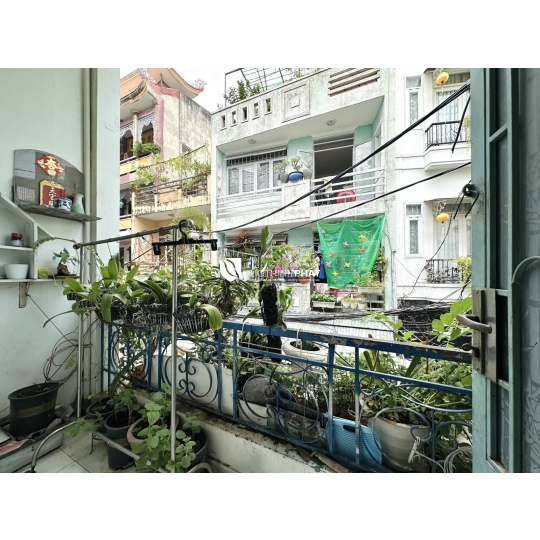 Nhà 2 Tầng Hẻm Xe Hơi Phú Nhuận – Sát Phan Xích Long, Giá Tốt Nhất
