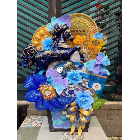 Long Mã Phi Mây – Hồng Vượng Toàn Niên 